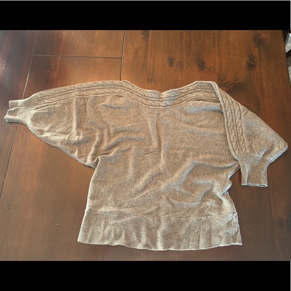 Lightweight cropped sweater - Picture 2 of 4